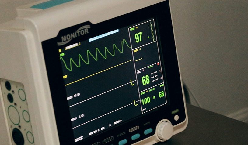 monitoring screen detecting heart rate and pulse