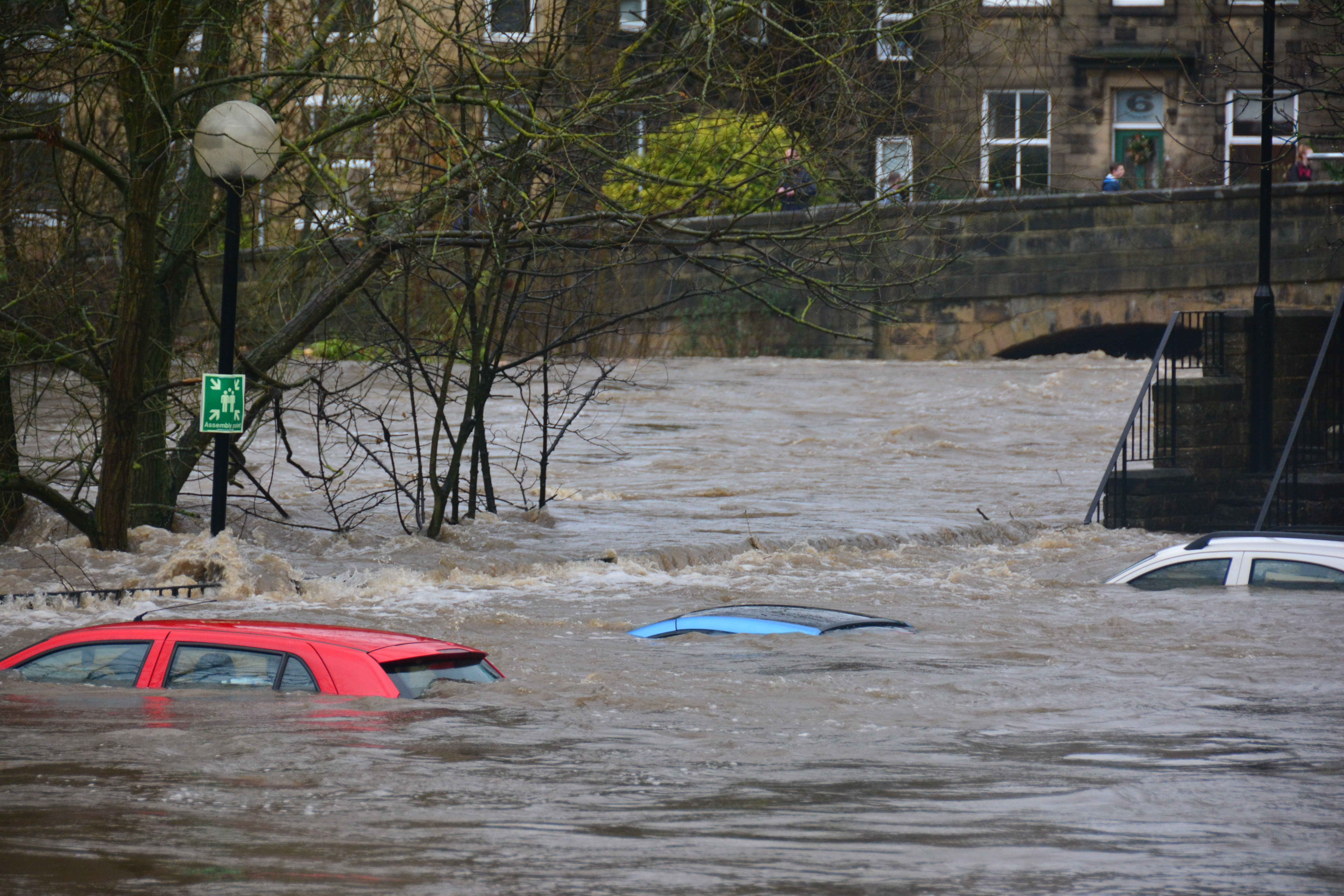 Cars almost underwater during the 2015 Bingley floods.
